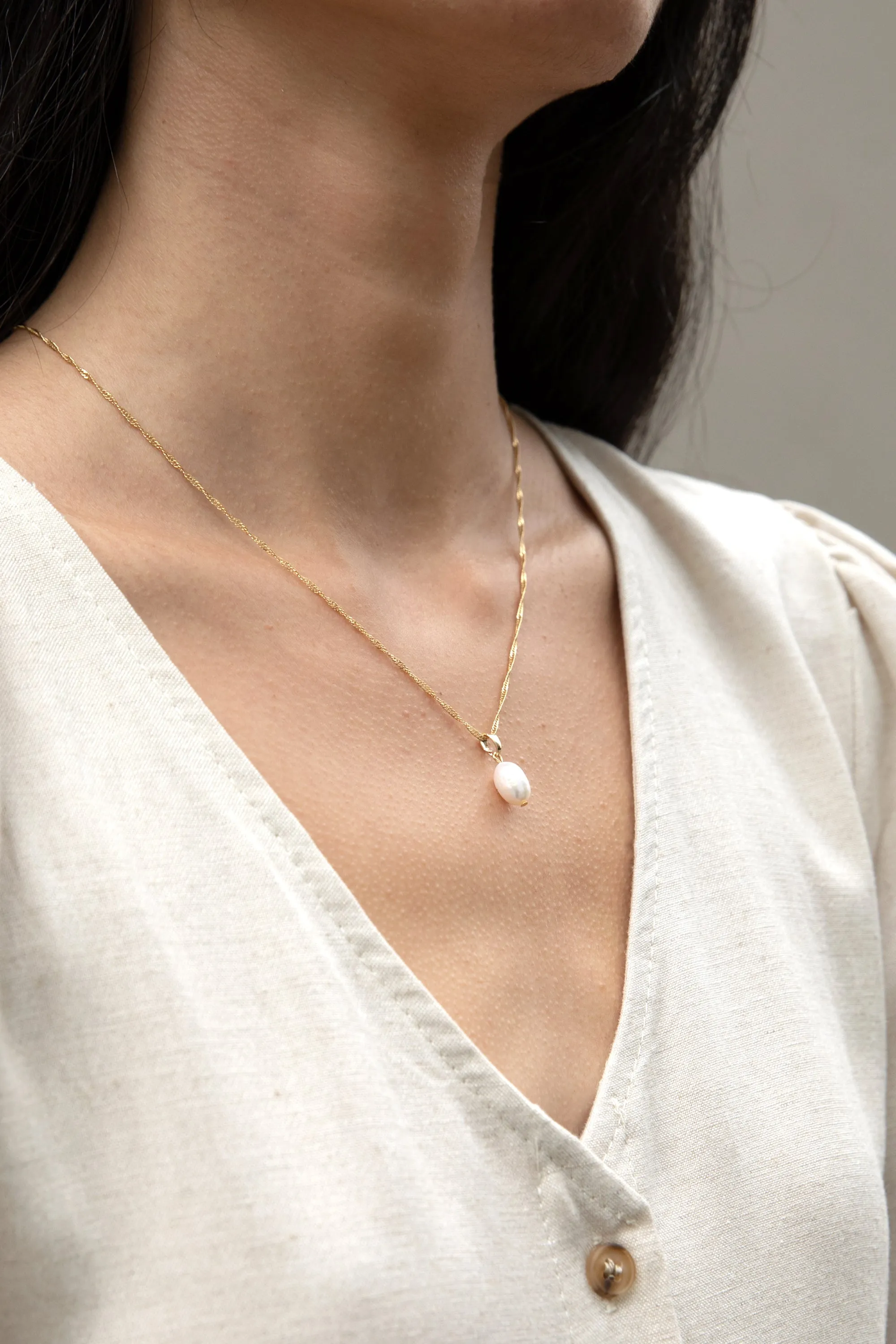 PEARL PENDANT NECKLACE