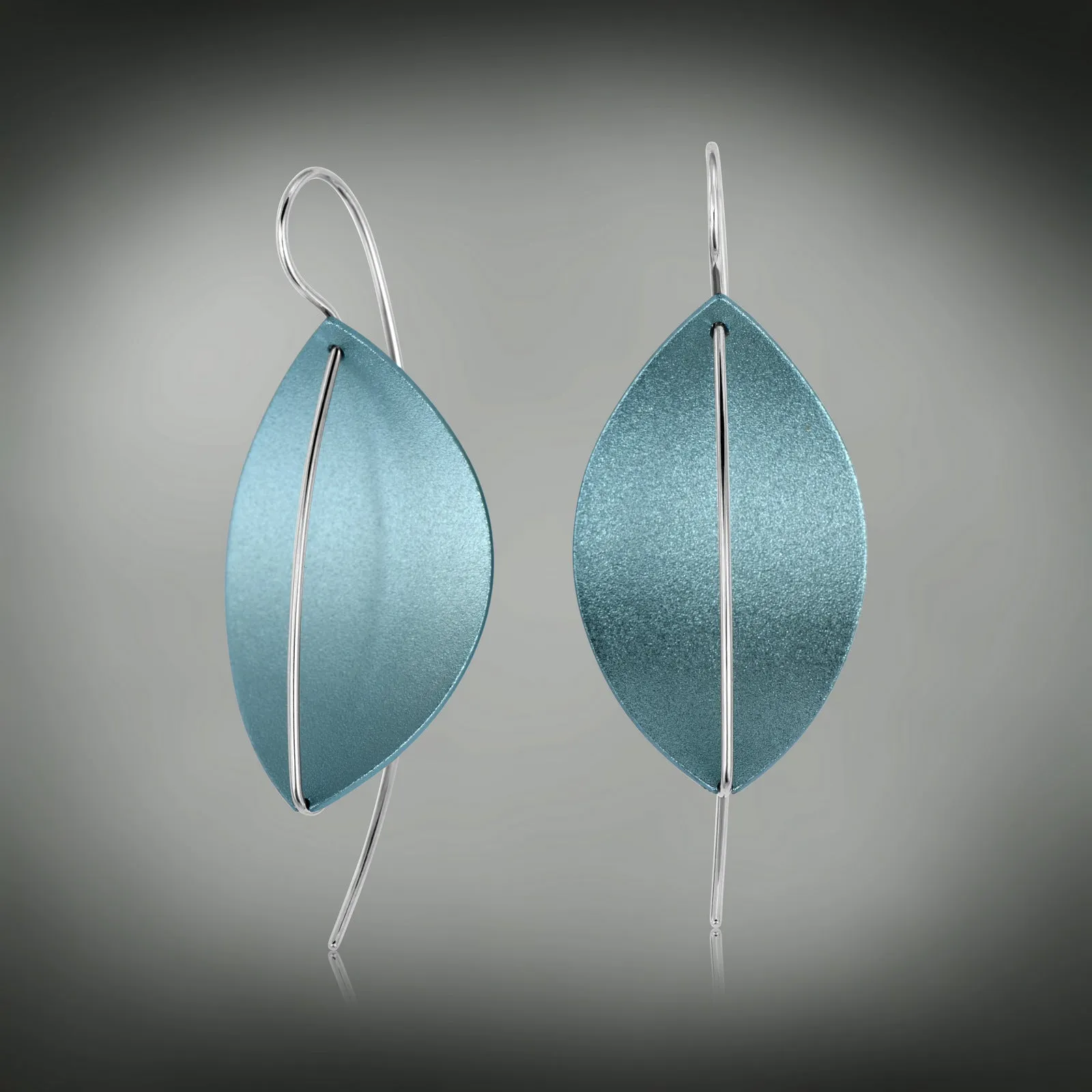 "Colorful aluminum" Collection curved hanging earrings